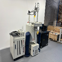 Bruker Ultrashield 400 PLUS NMR image 0